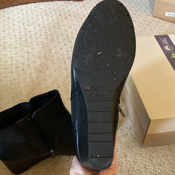 Clarks wedge booties - Picture 7 of 8